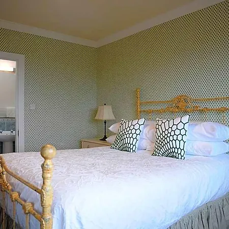 Short Dingle Bed & Breakfast 3*