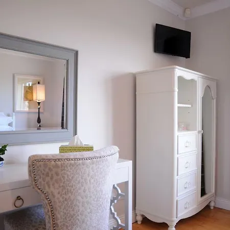 Oda ve Kahvaltı Short Dingle 3*